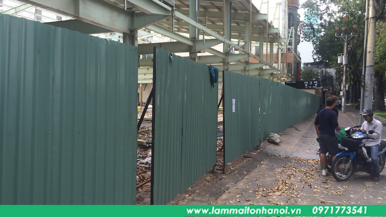 hàng rào tôn công trình 