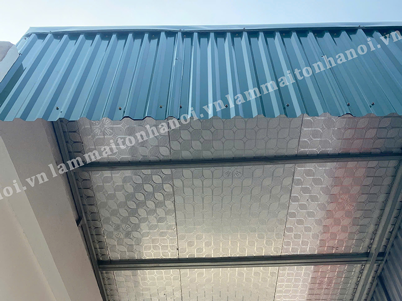 làm mái tôn tại Long Biên